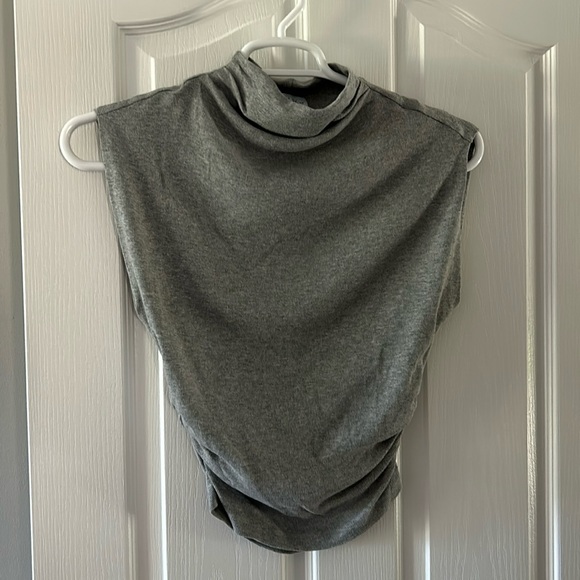 Michael Stars Amara Ribbed Shoulder Tee - Picture 3 of 7